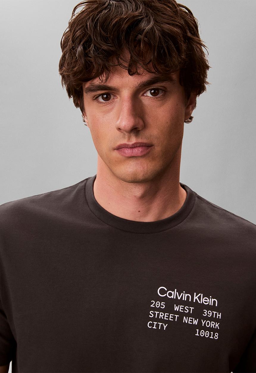 Calvin Klein - Ss 30S Whsl Ckj Ck Box Graphic Tee - Pirate Black