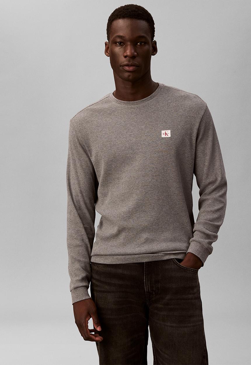Calvin Klein - Ls Waffle Badge Crewnk Tee - Med Grey Htr