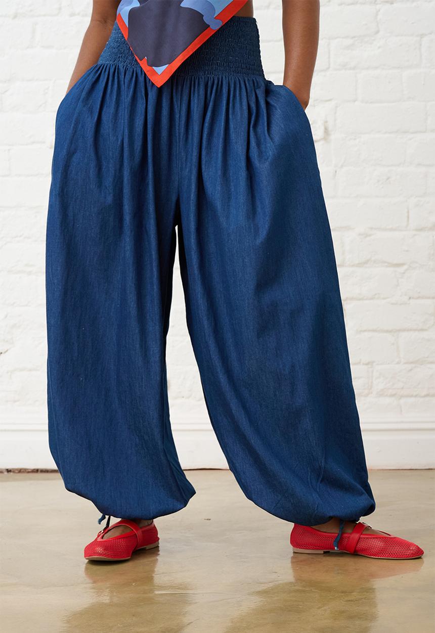 Me&B - Balloon Drawstring Denim Pants - Blue