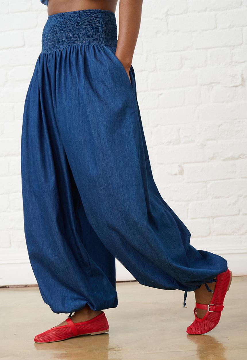 Me&B - Balloon Drawstring Denim Pants - Blue