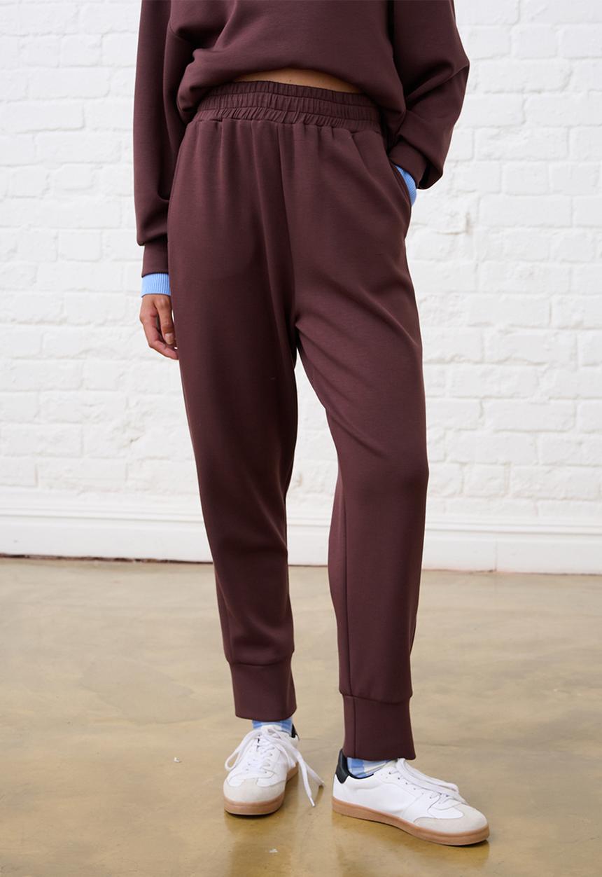 Me&B - Tapered Leg Jogger - Choc