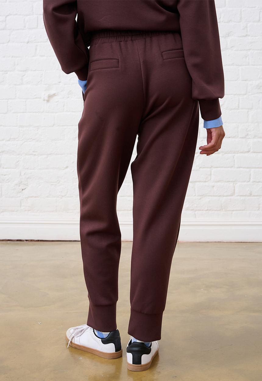 Me&B - Tapered Leg Jogger - Choc