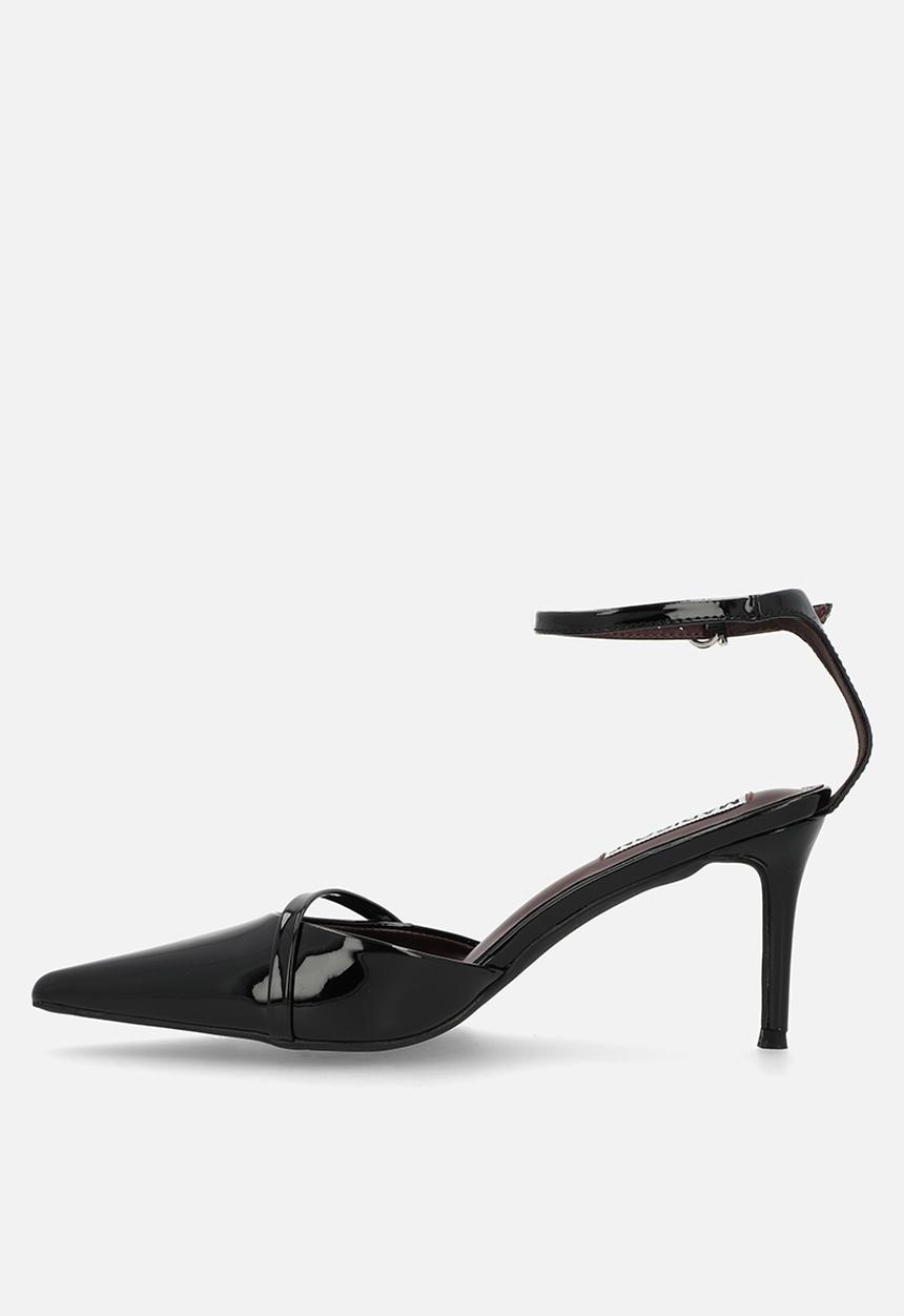 Madison® - Oda ankle strap heel - black