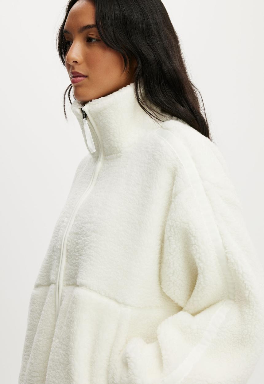 Cotton On - Trail Sherpa Jacket - Coconut Milk