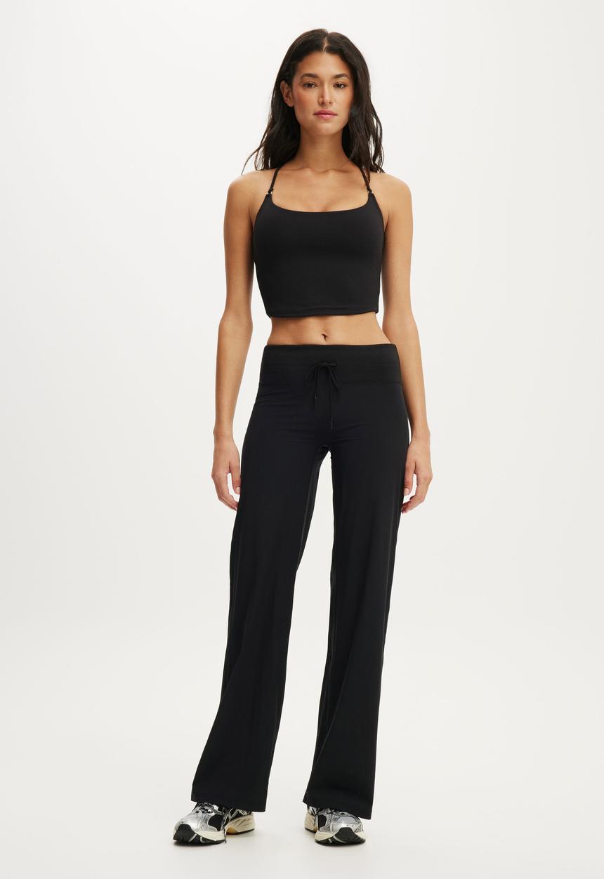 Cotton On - Ultra Soft Cropped Twist Back Tank - Black
