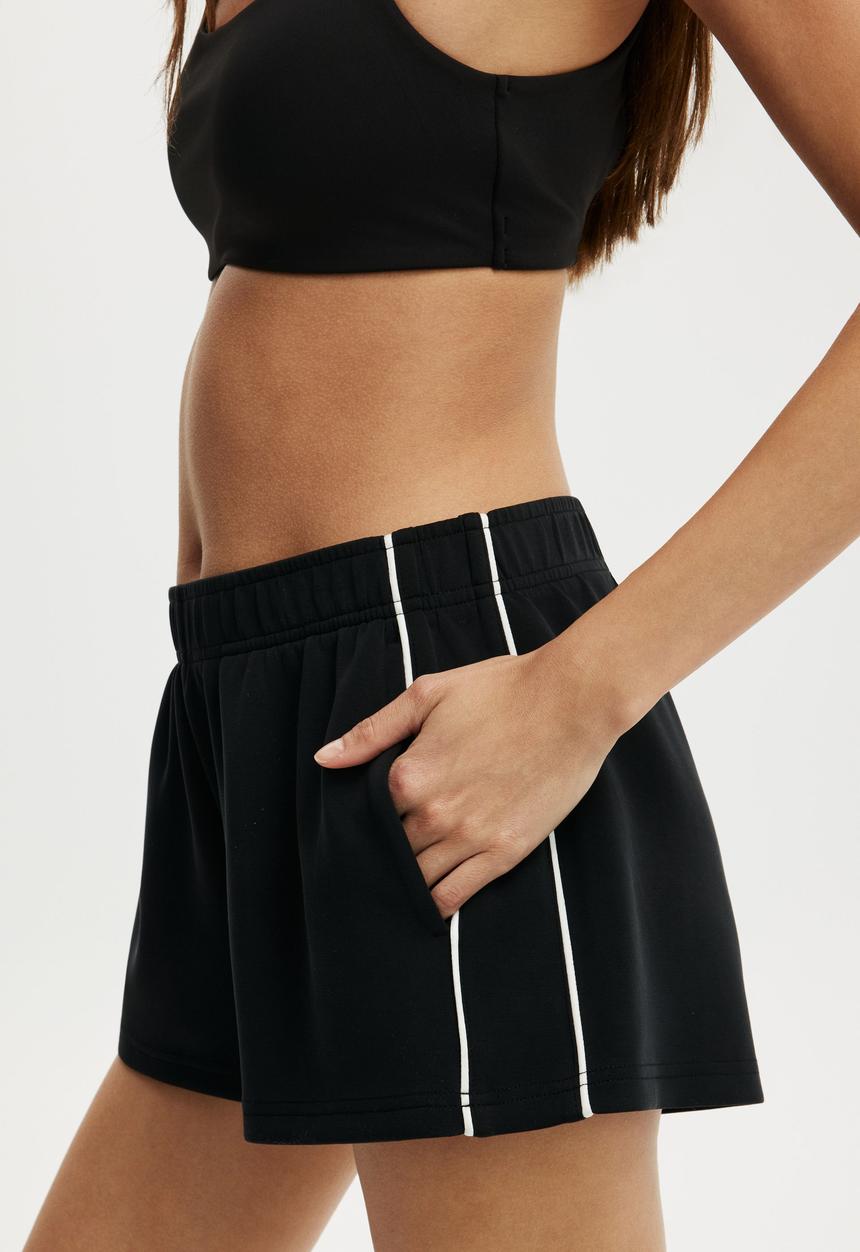 Cotton On - Ultimate Soft Track Short - Black