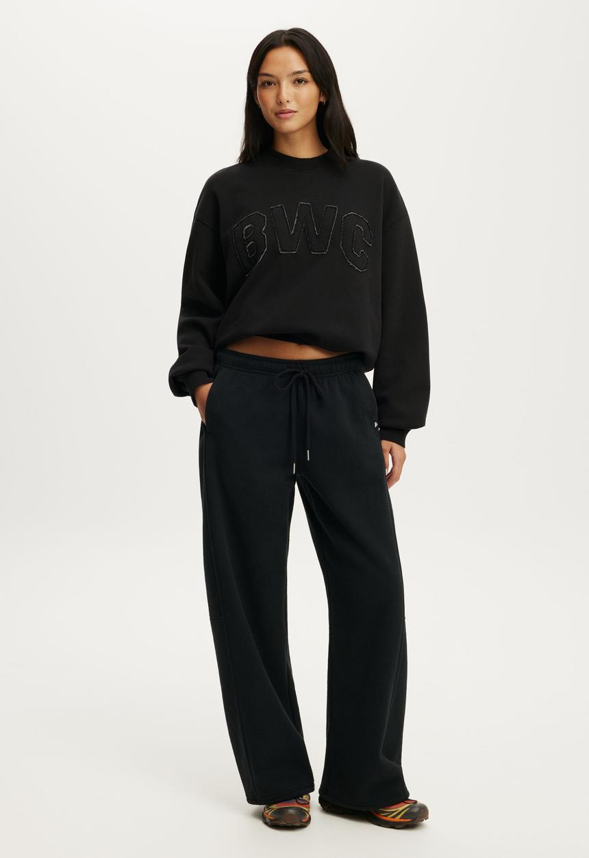 Cotton On - Fleece Graphic Crew Sweatshirt - Washed Black/Bwc
