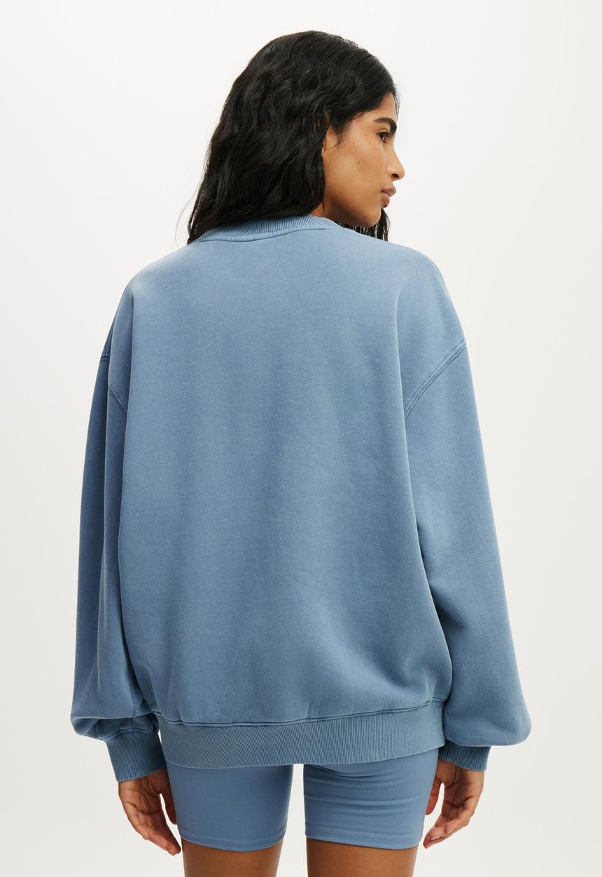 Cotton On - Fleece Graphic Crew Sweatshirt - Washed Infinity Blue/Bwc