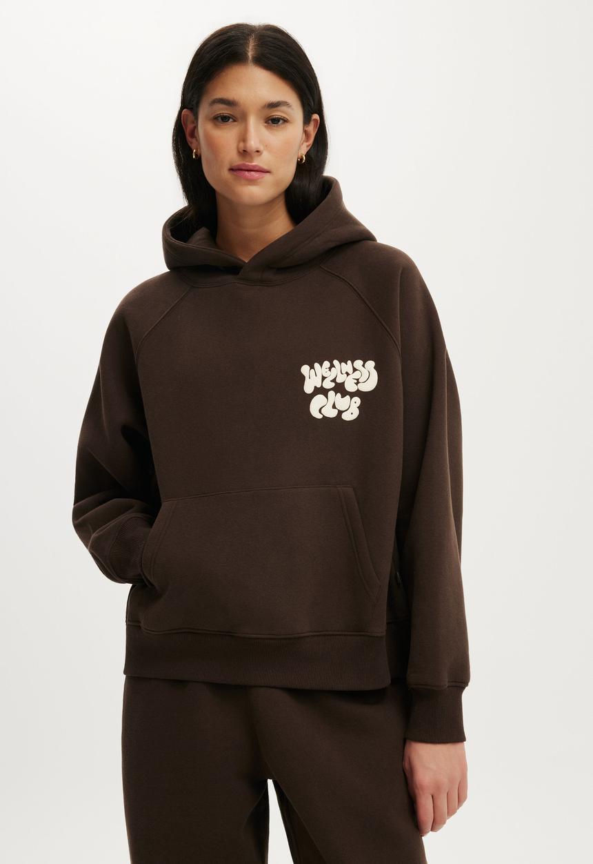 Cotton On - Plush Premium Graphic Raglan Hoodie - French Roast/Bwc