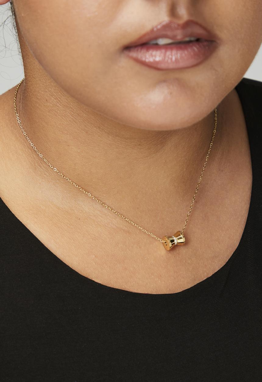 Zoe on Trend - Modern barrel pendant necklace - gold