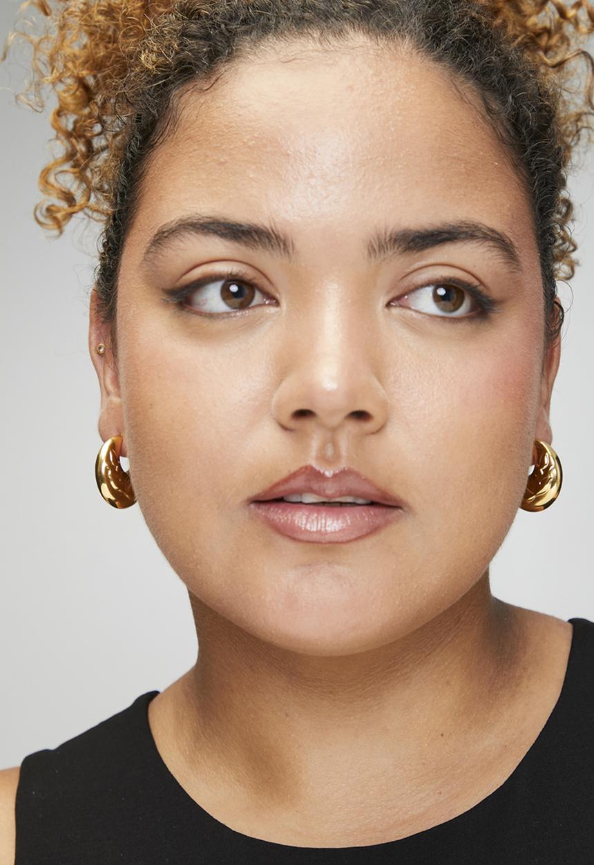 Zoe on Trend - Bold designer-hoop earrings - gold