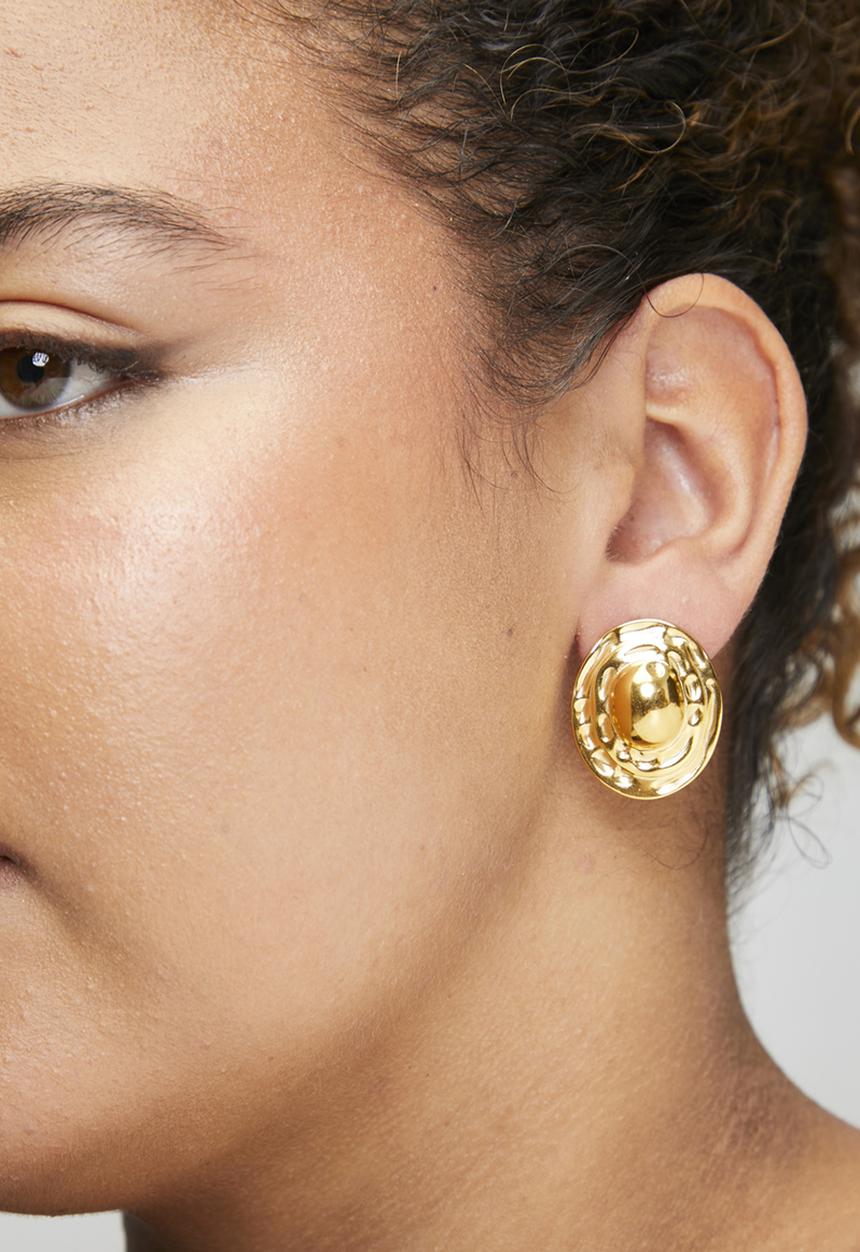 Zoe on Trend - Elegant designer stud earrings - gold