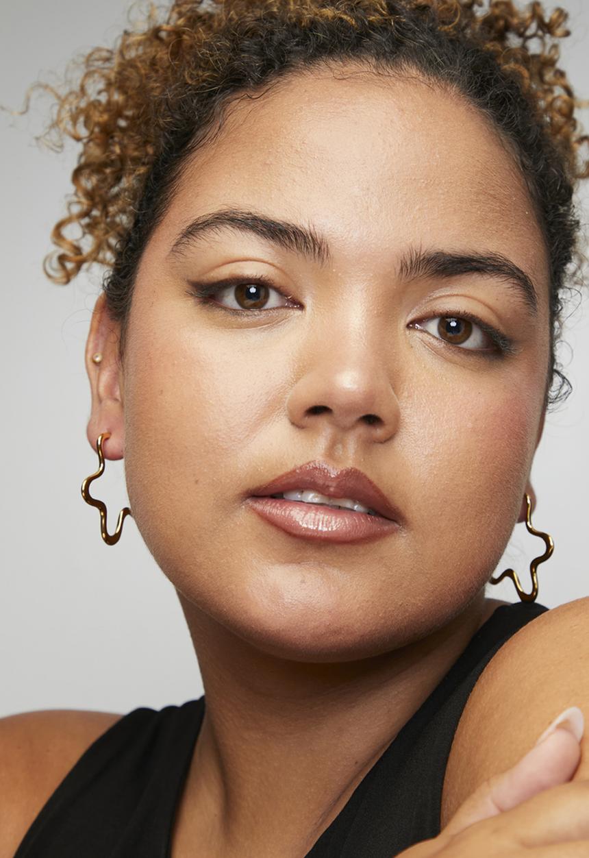 Zoe on Trend - Funky designer hoop earrings - gold