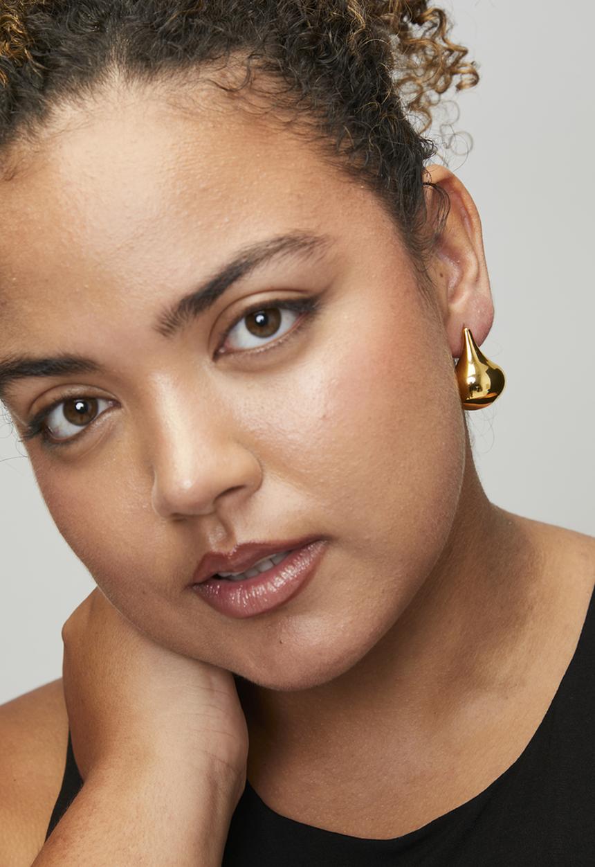 Zoe on Trend - Teardrop stud earrings - gold