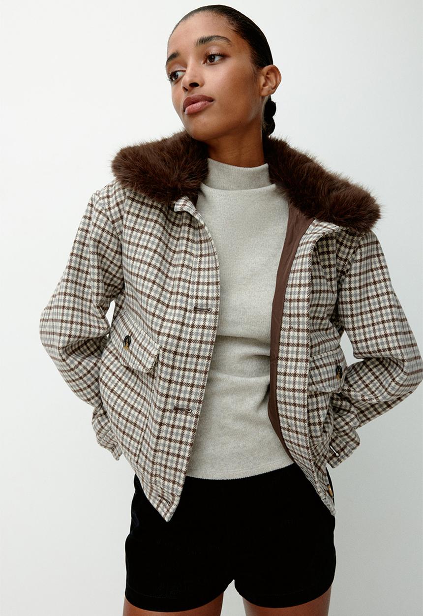 H&M - Fluffy-collar twill jacket - light beige/checked