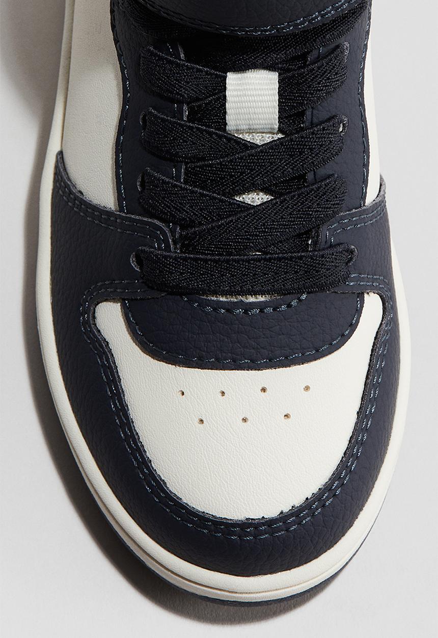 H&M - Hi-top trainers - white/navy blue