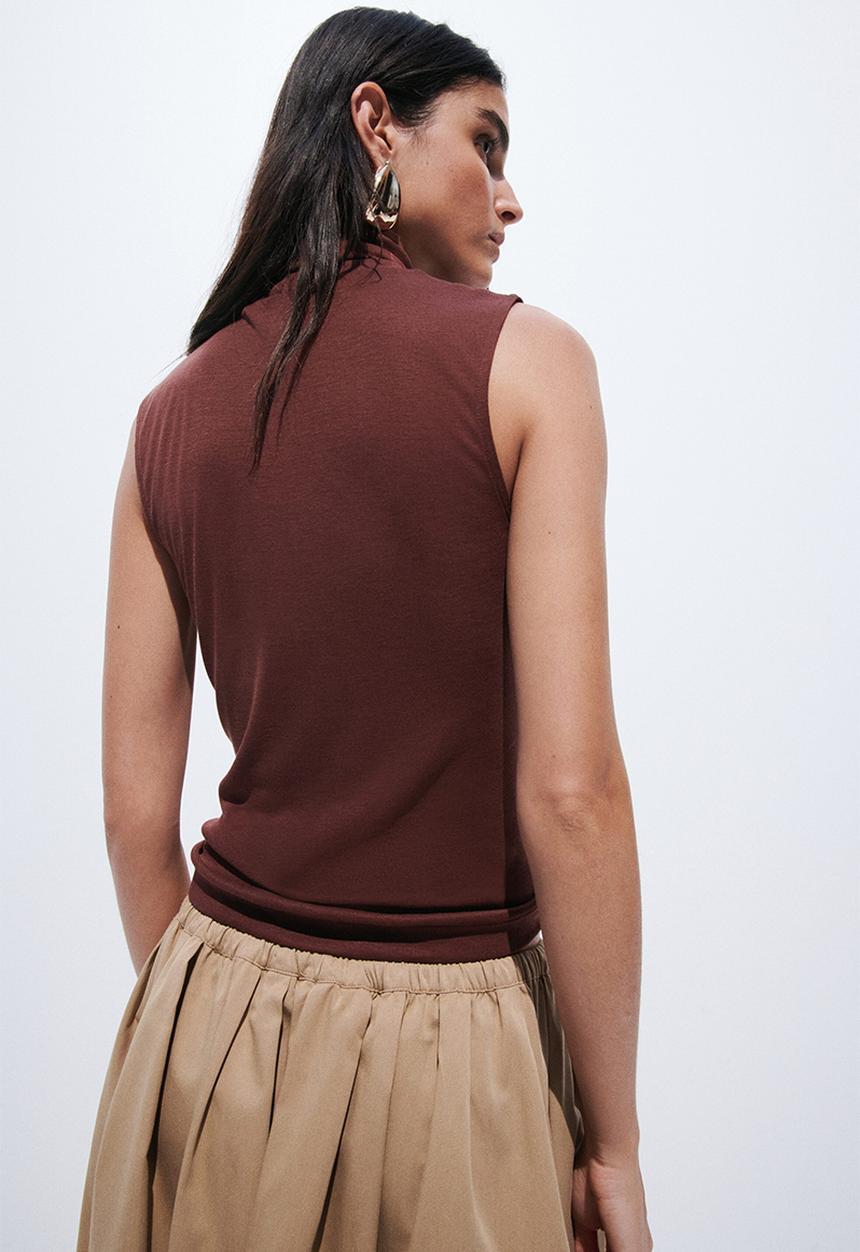 H&M - Fine-knit sleeveless polo-neck top - dark red