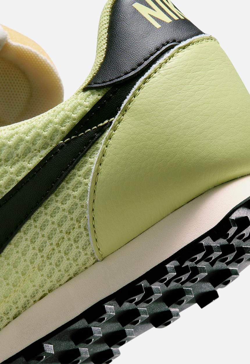 Nike - Nike Waffle Racer SE