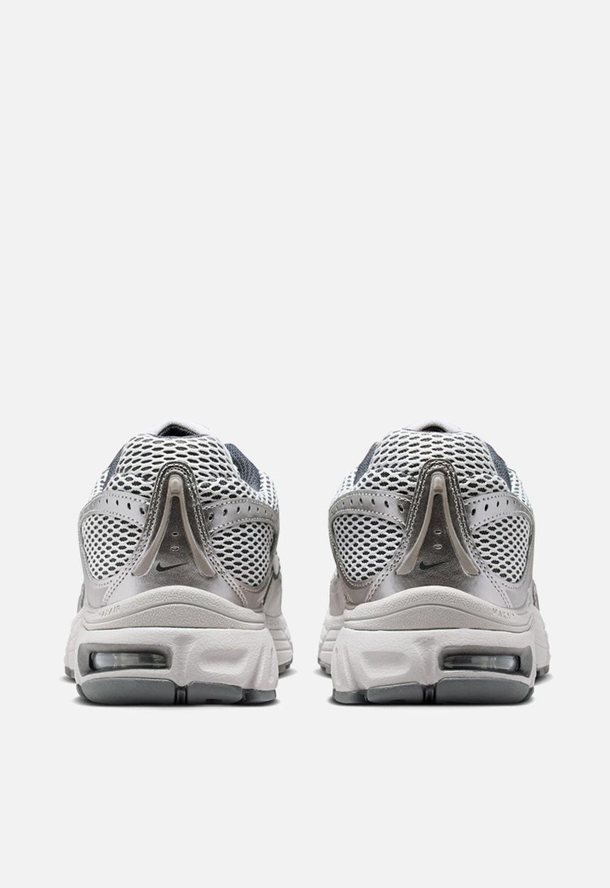 Nike - NIKE AIR MAX MOTO 2K