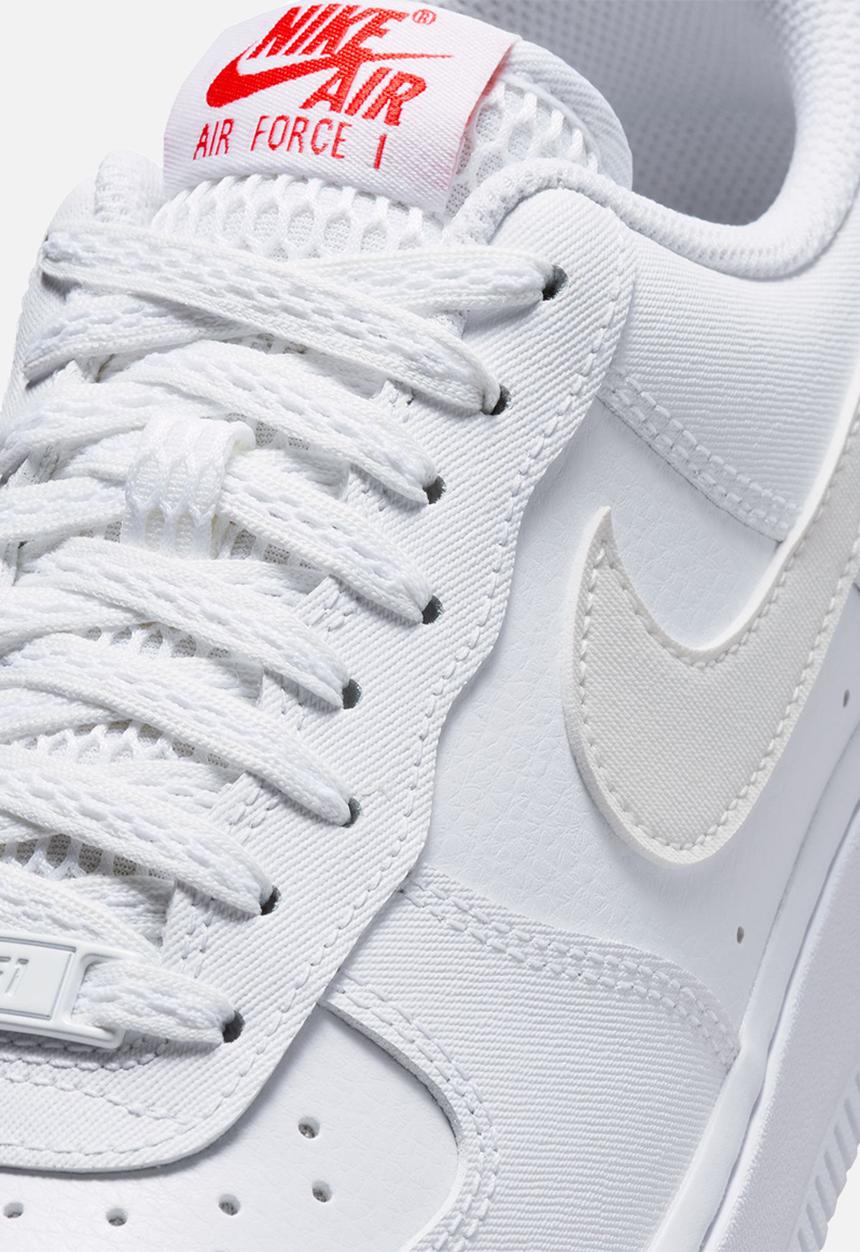 Nike - WMNS AIR FORCE 1 '07