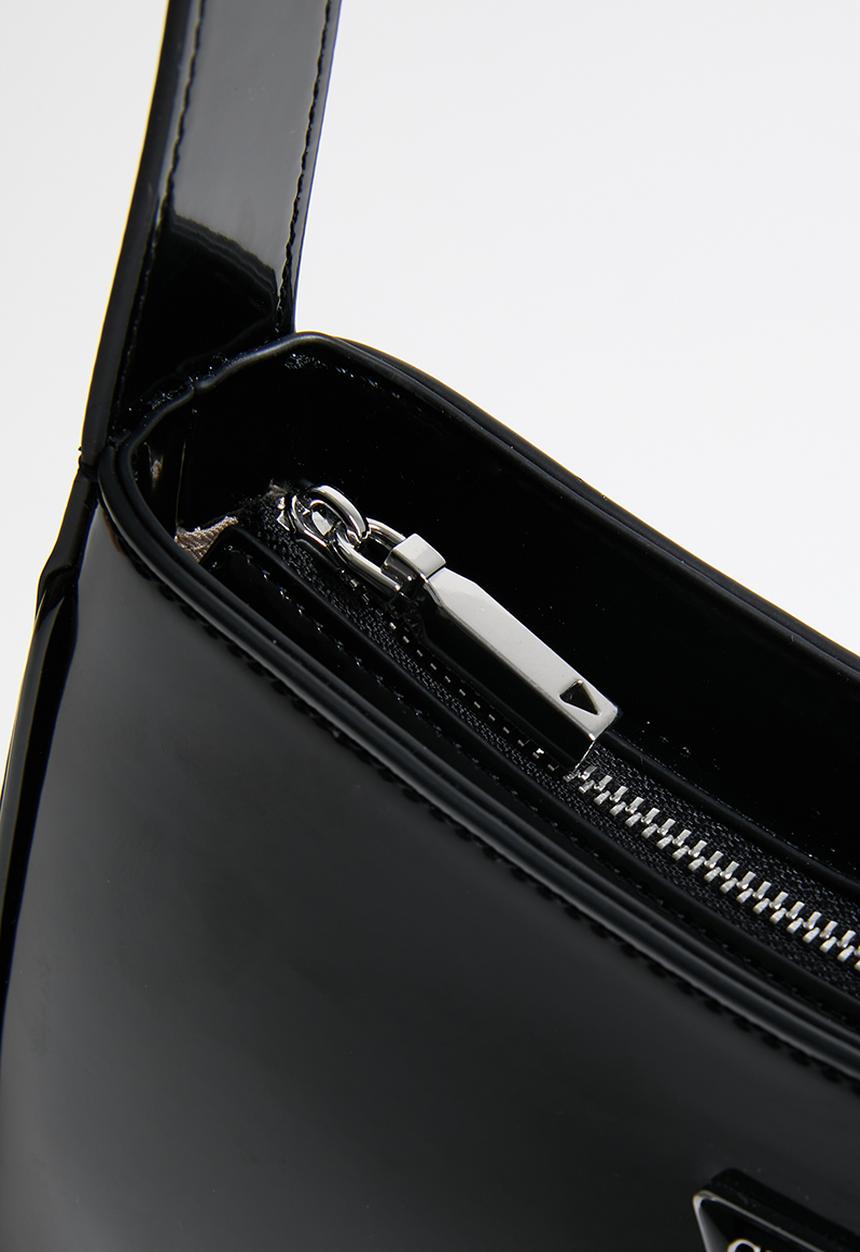 GUESS - Arnela Top Zip Shoulder Bag-Black