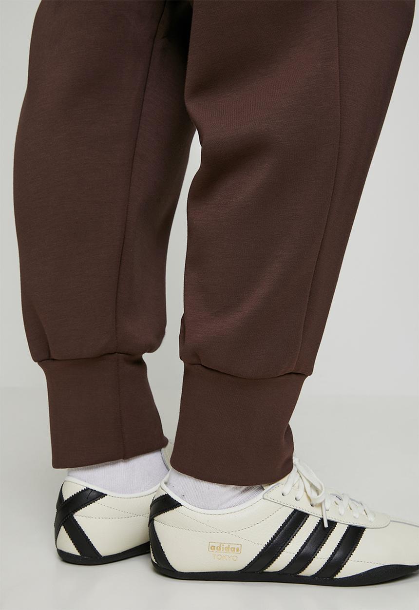 Me&B - Plus Tapered Leg Jogger - Choc