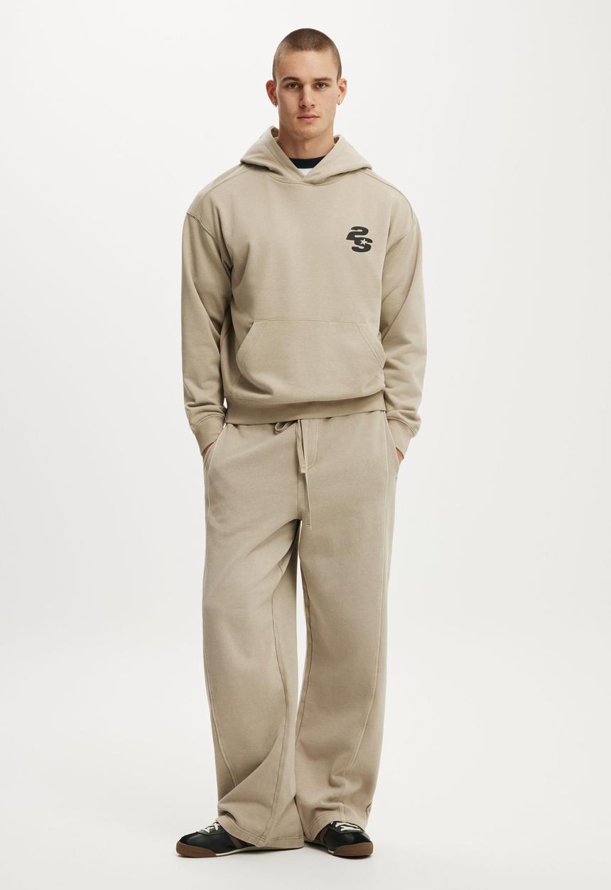 Cotton On - Box Fit Graphic Hoodie - Frosted Honey / Pavilione
