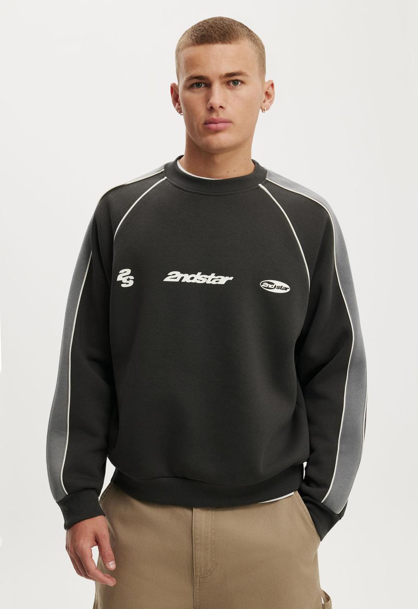 Cotton On - Box Fit Graphic Crew Sweater - Faded Slate/Slate Stone