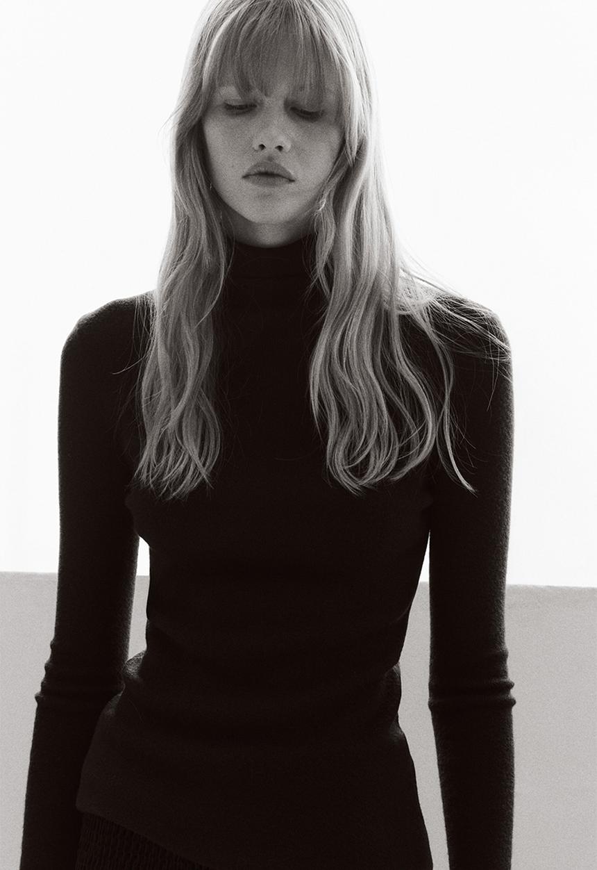 H&M - Smocked velour skirt - black