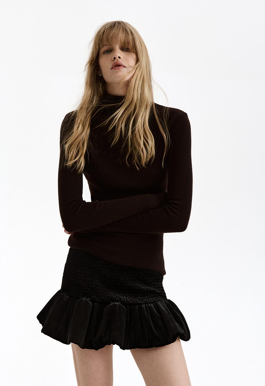 H&M - Smocked velour skirt - black