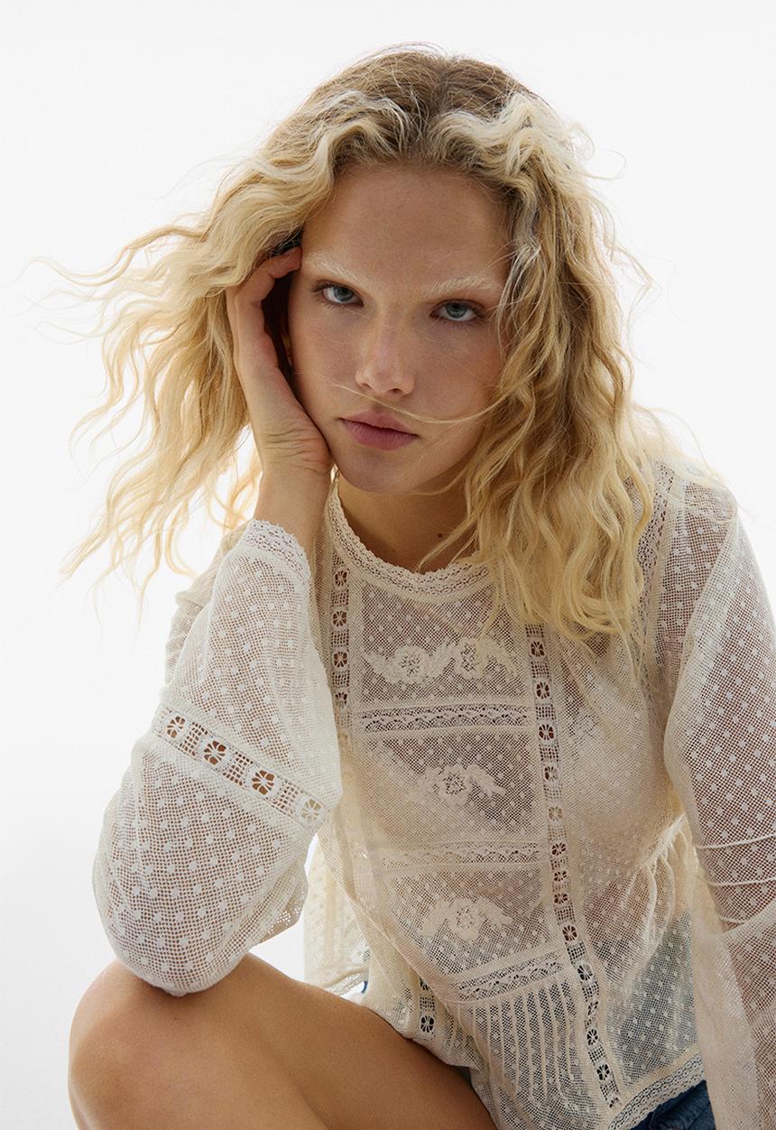 H&M - Plumeti mesh blouse - cream