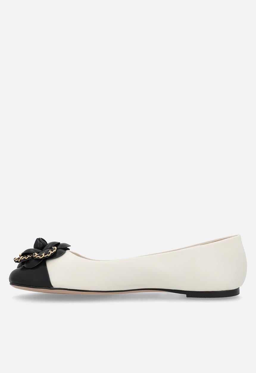 Nine West - Nina pump - off white
