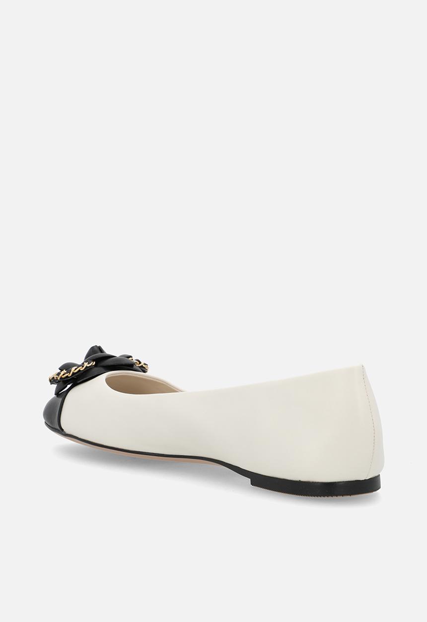 Nine West - Nina pump - off white