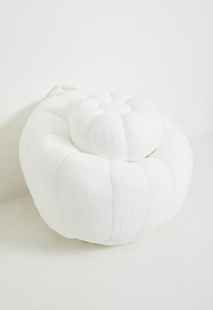 Pop Candy - Seashell design chair and ottoman - off white