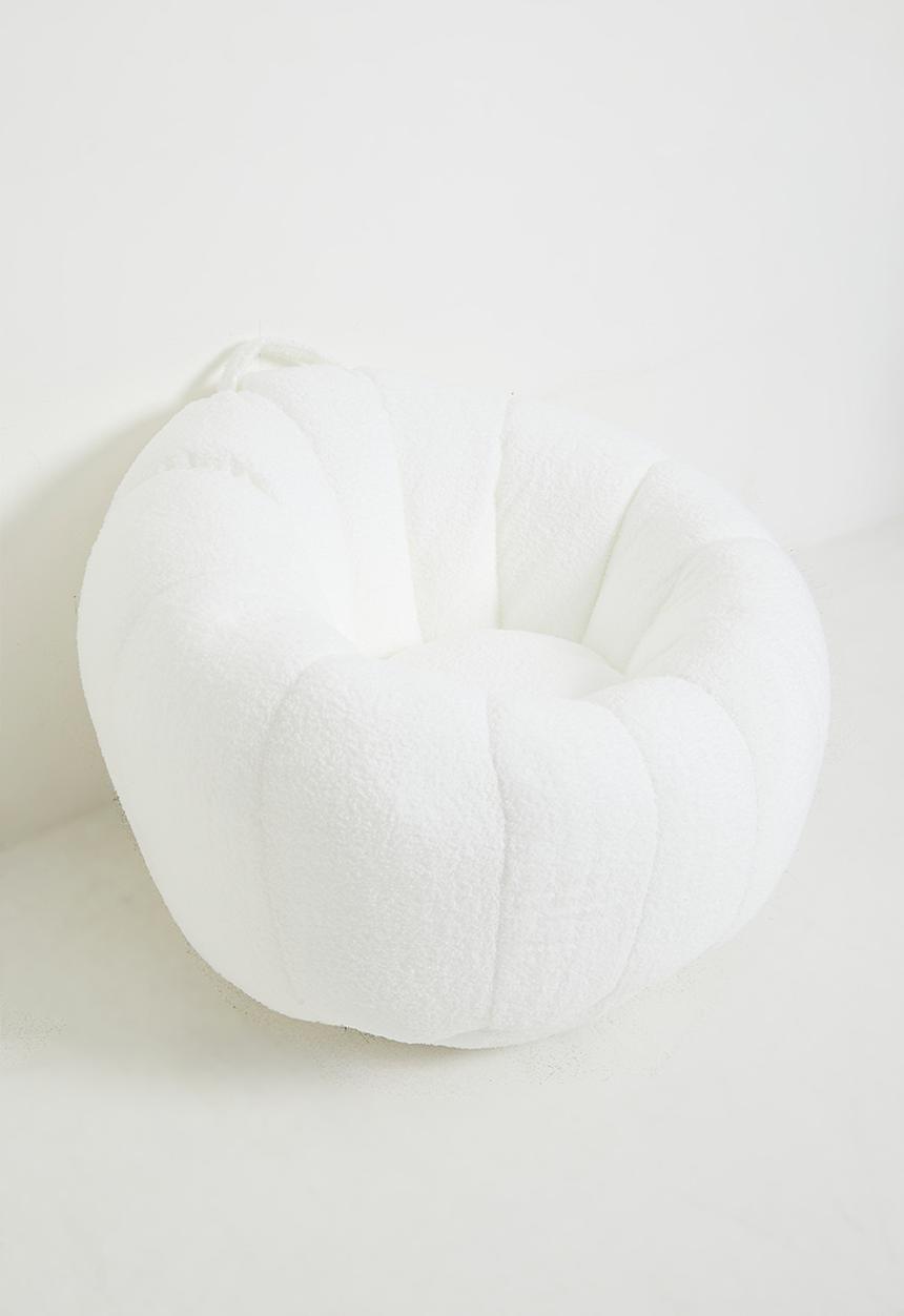 Pop Candy - Seashell design chair and ottoman - off white
