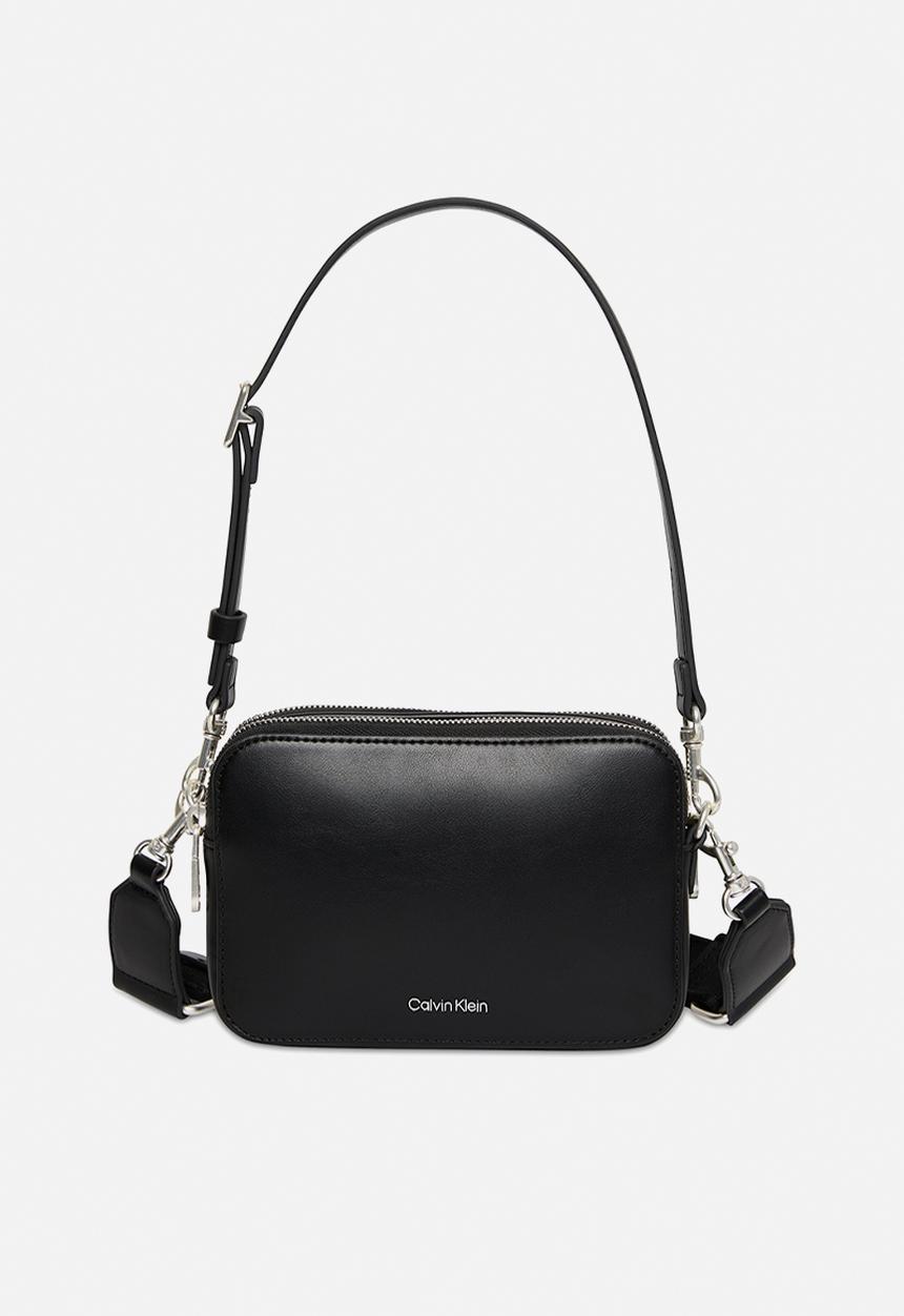 Calvin Klein - Webbing double strap camera bag - black / shiny nickel