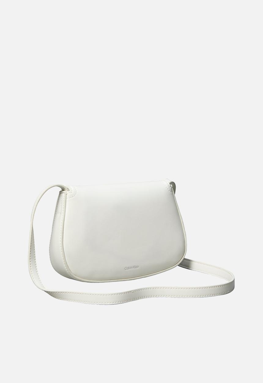 Calvin Klein - Ck flap camera bag - lily white