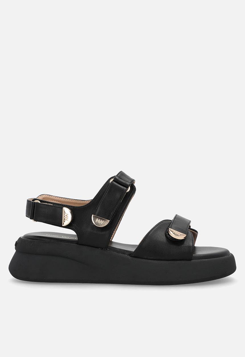 Nine West - Hernan sporty sandal - black