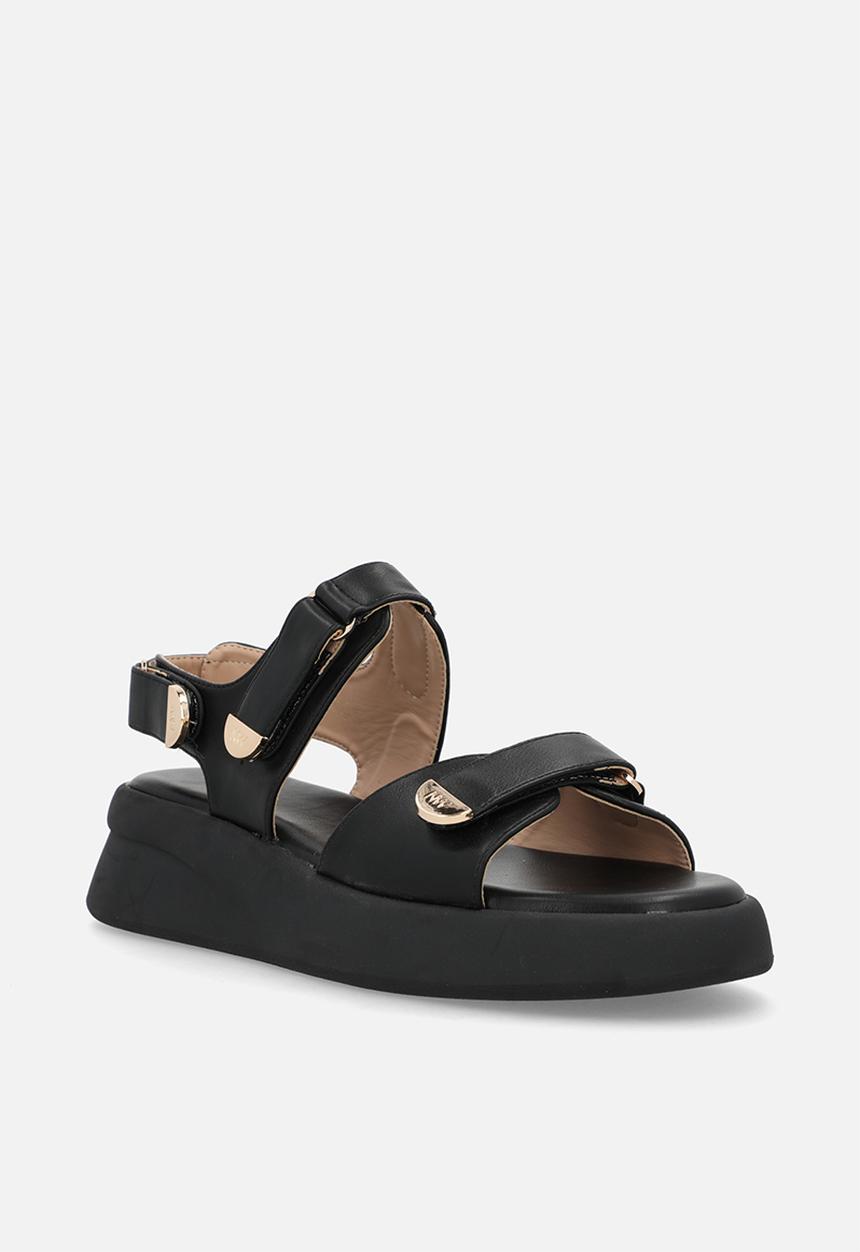 Nine West - Hernan sporty sandal - black