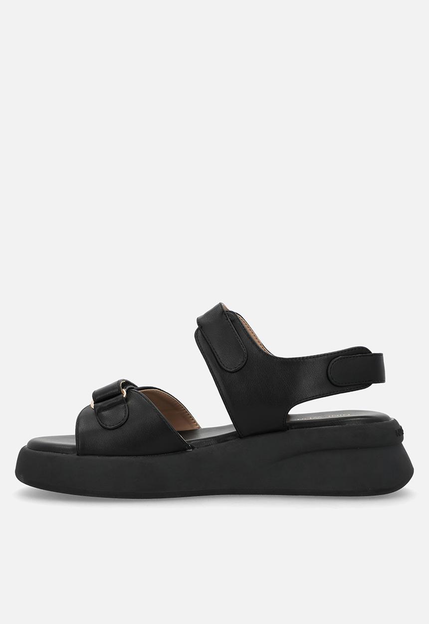 Nine West - Hernan sporty sandal - black