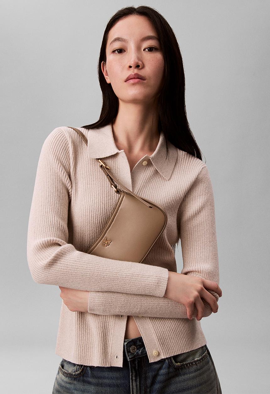 Calvin Klein - Ck small shoulder bag - desert taupe