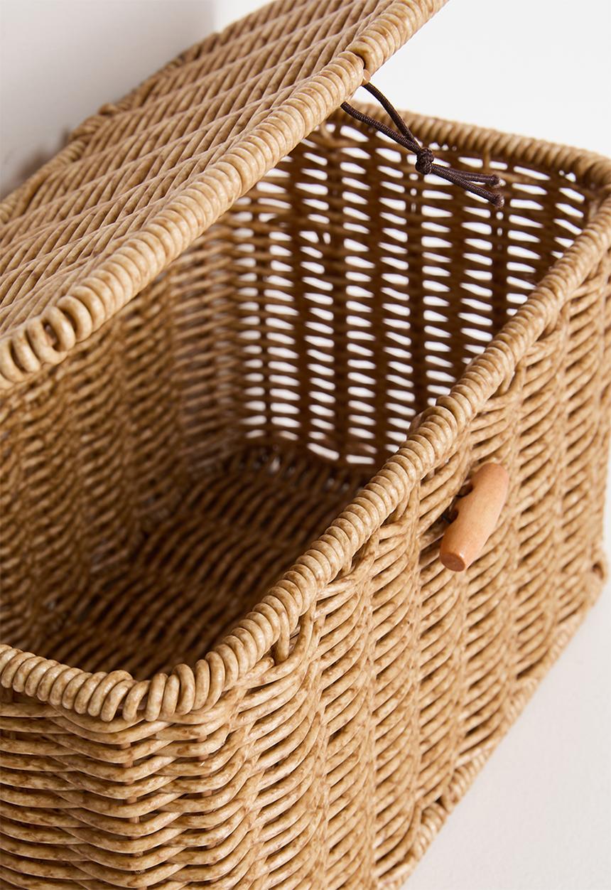 Pop Candy - Small woven straw basket - neutral