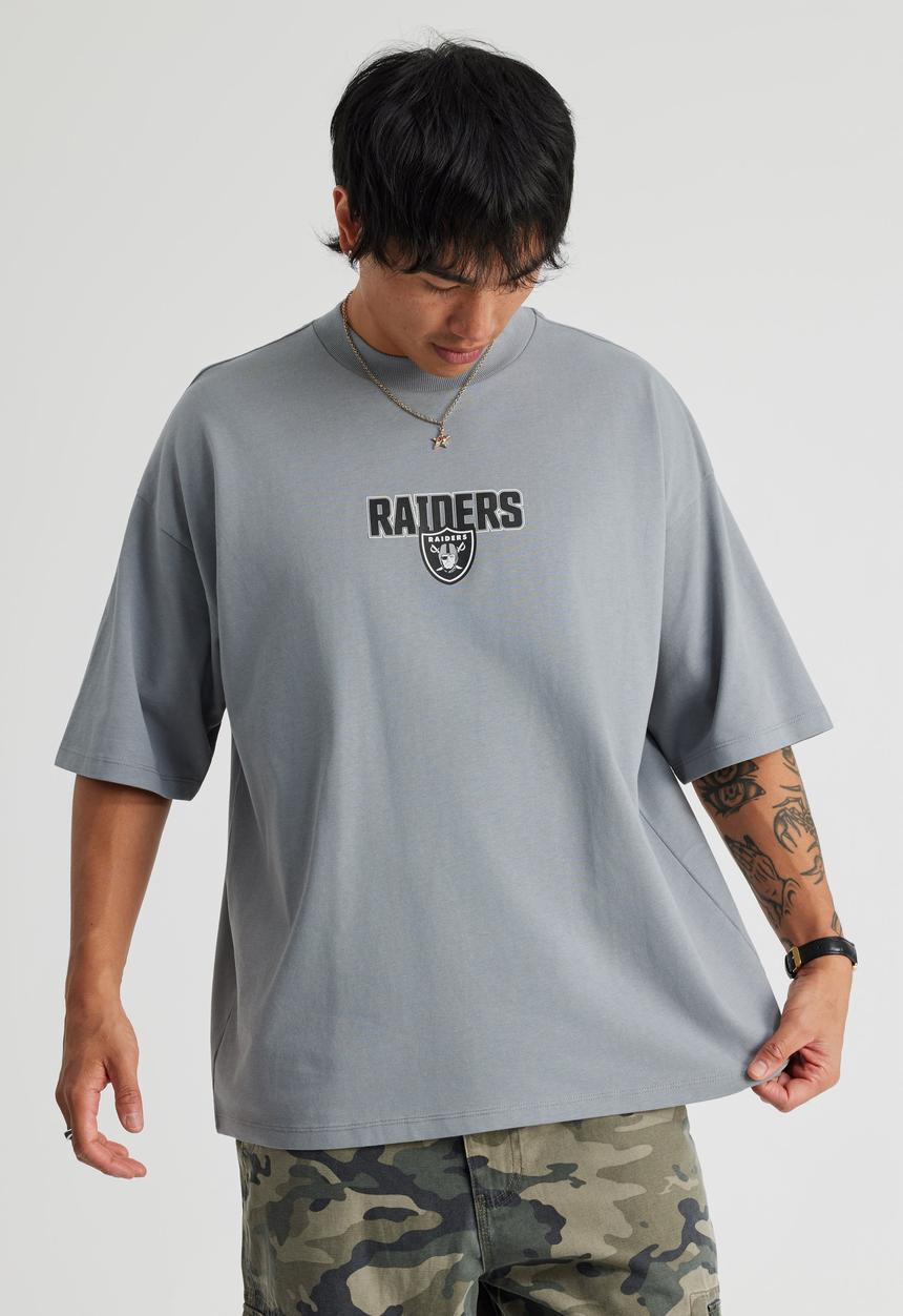Factorie - Box Fit Nfl T-shirt - Lcn Nfl Concrete/Raiders Simple Badge