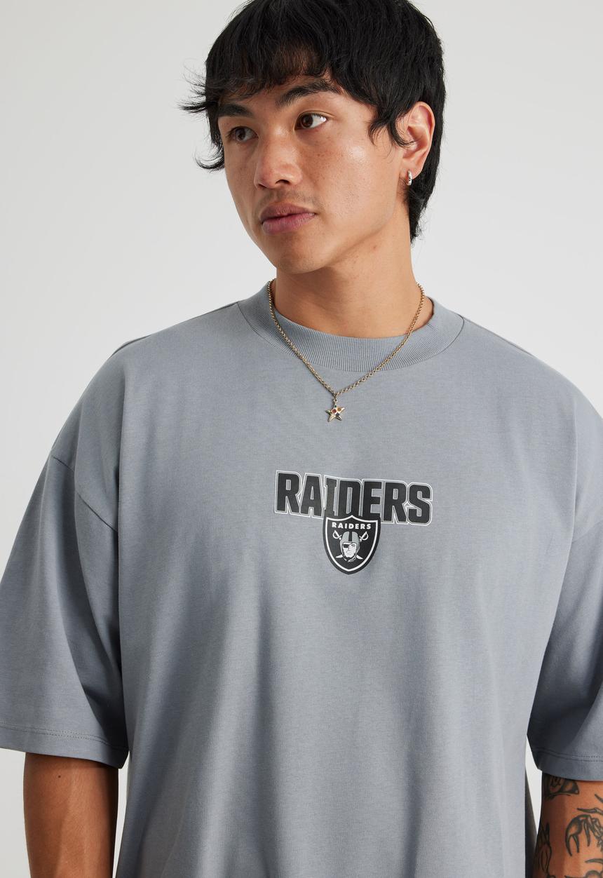 Factorie - Box Fit Nfl T-shirt - Lcn Nfl Concrete/Raiders Simple Badge