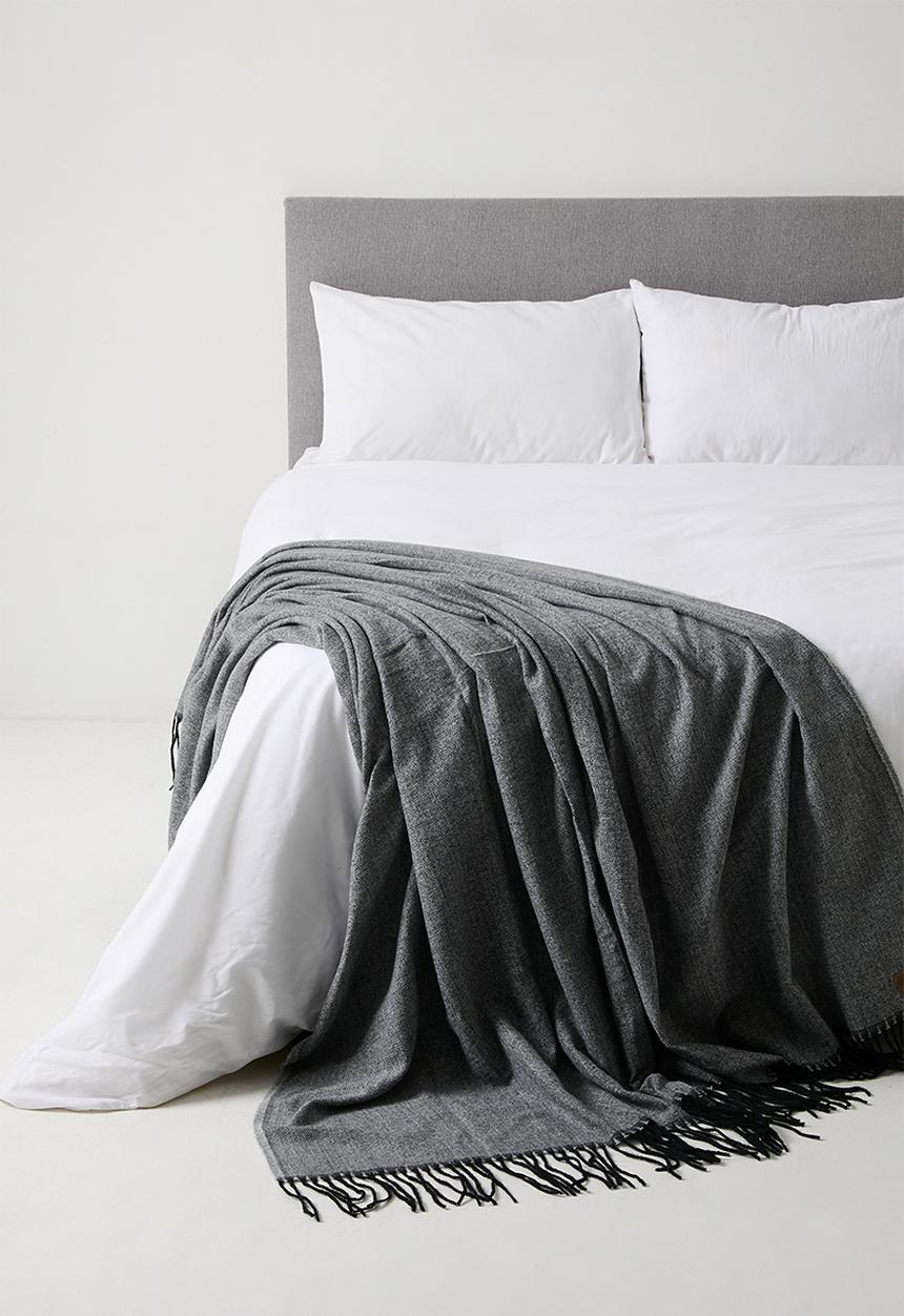 Horrockses - Chenille Fringe Bed Throw - Grey