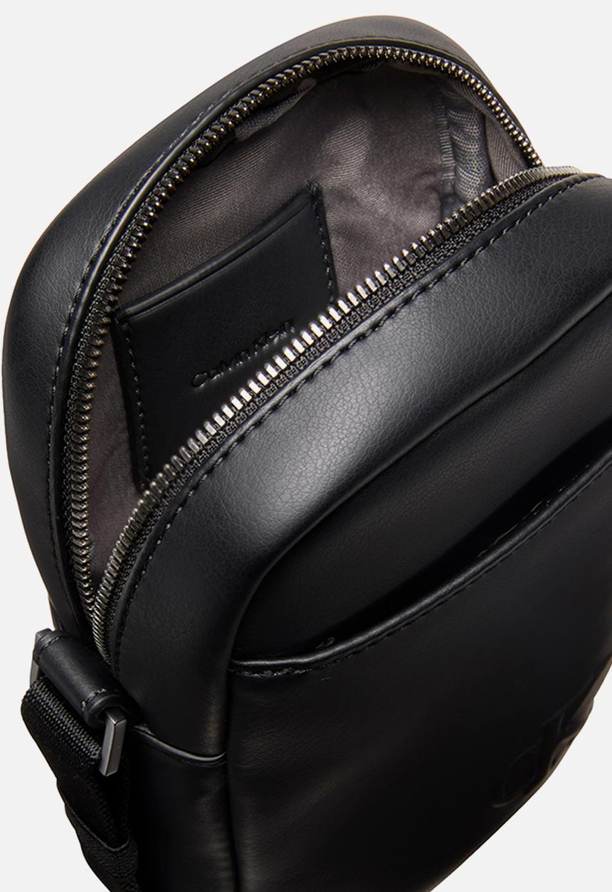 Calvin Klein - Bold Ck Slim Reporter - Black
