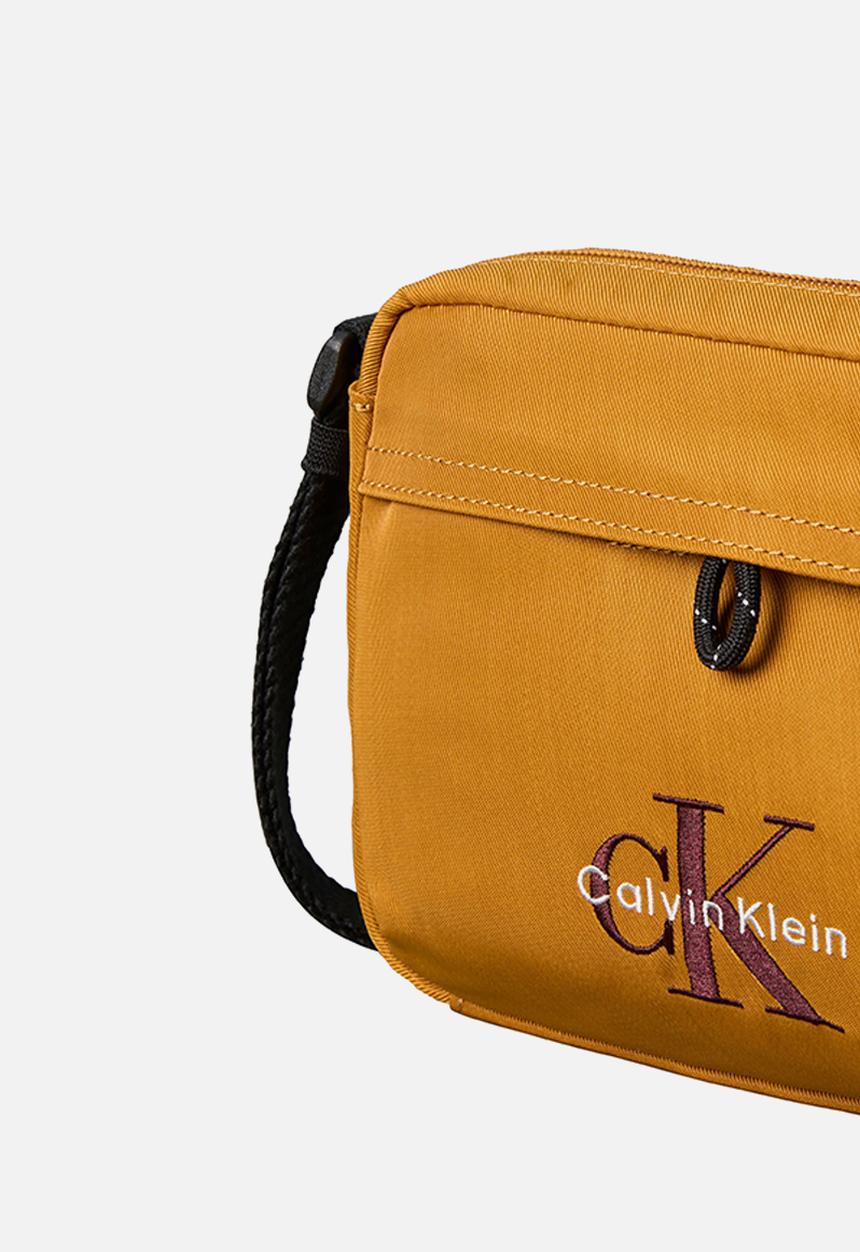 Calvin Klein - Bold Camera Bag - Field Moss