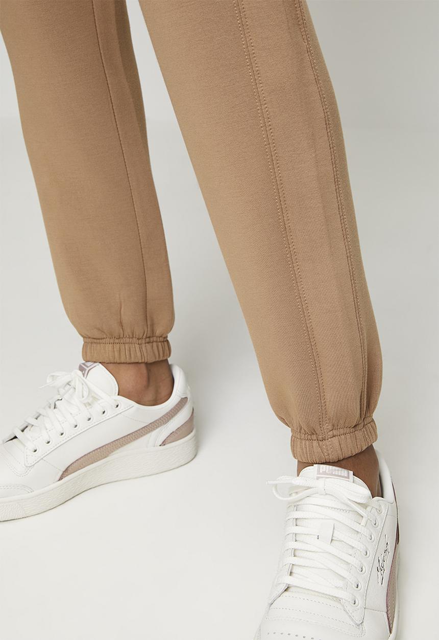 Steve Madden - Ladies brittany slim scuba jogger - mid caramel