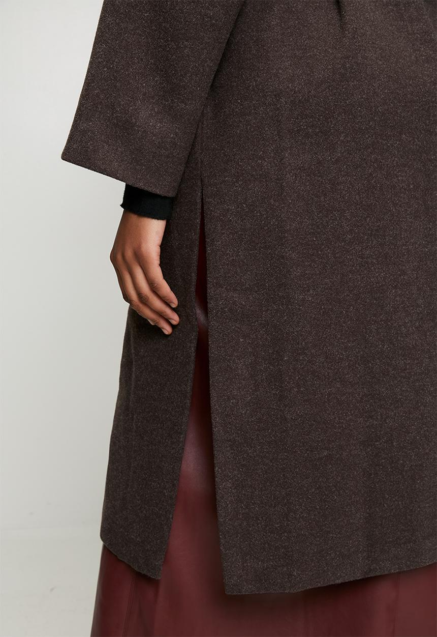 Izabel London - L/S Button Through Melton Melange Coat With Drop Shoulder And Enlarged Front Pockets - Chocolate