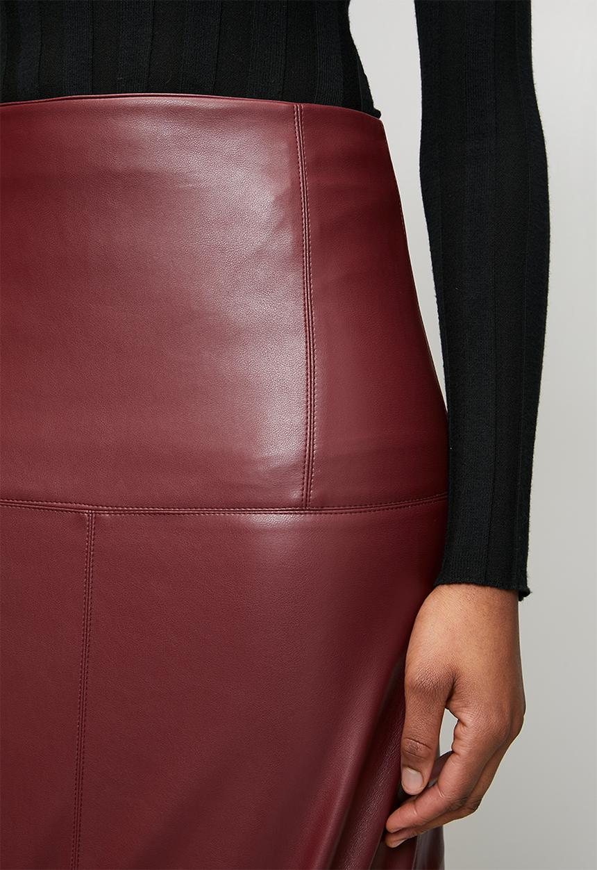 Izabel London - High Waisted A-Line Faux Leather Maxi Skirt - Red Dahlia